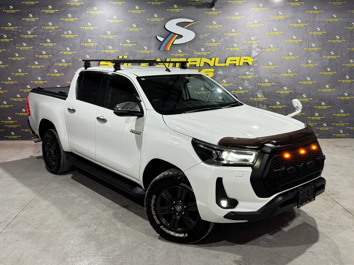 Toyota Hilux 2023 Satılık İkinci El - Fotoğraf 1