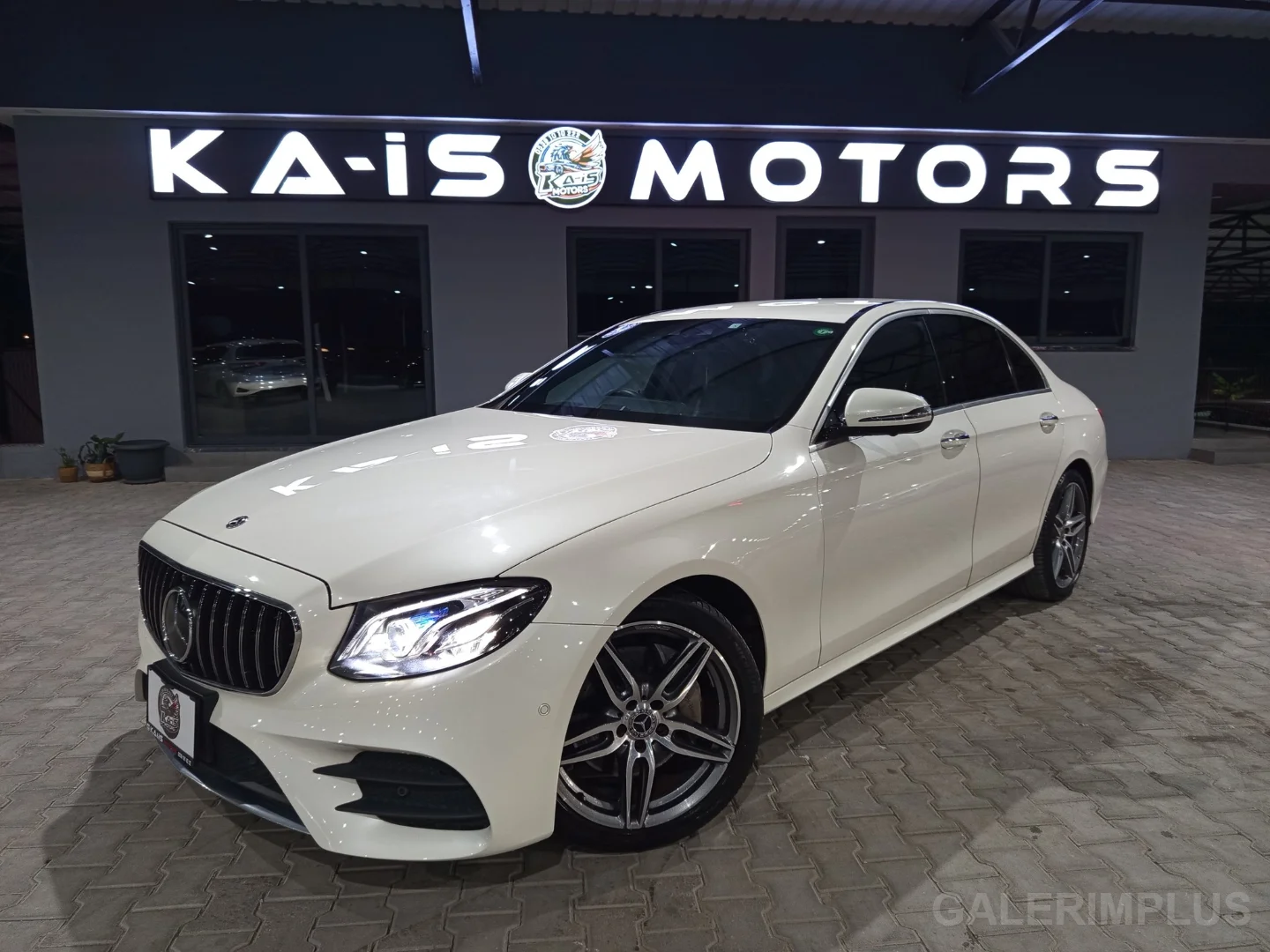2020 Mercedes-Benz E Serisi E 220 d KKTC - Fotoğraf 1