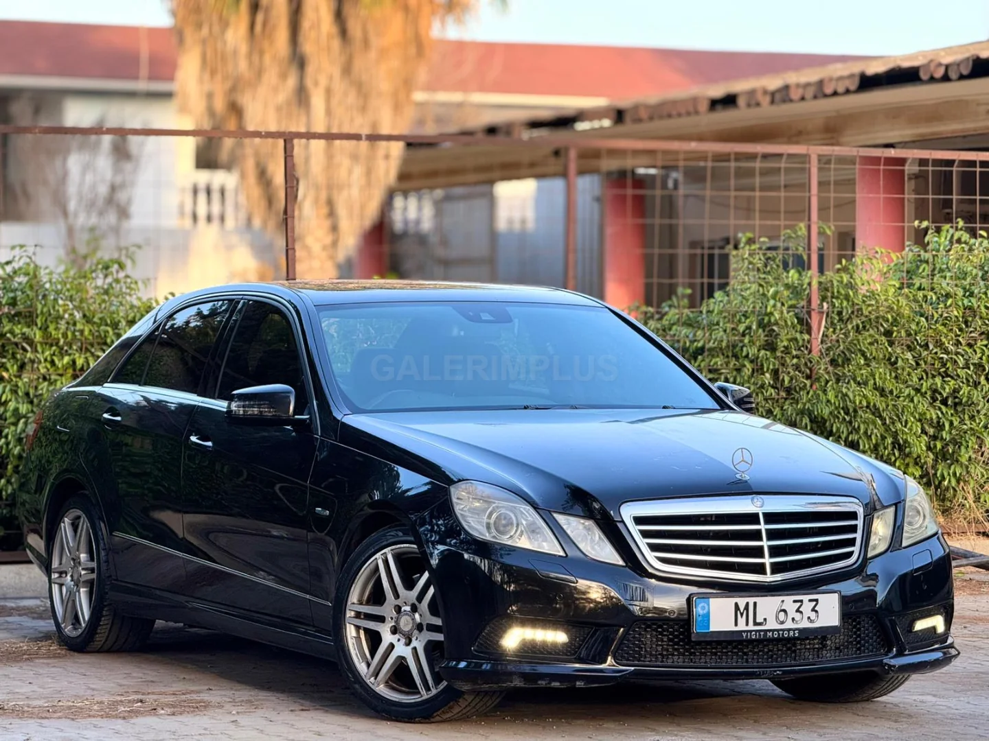 2011 Mercedes-Benz E Serisi E 220 CDI KKTC - Fotoğraf 1