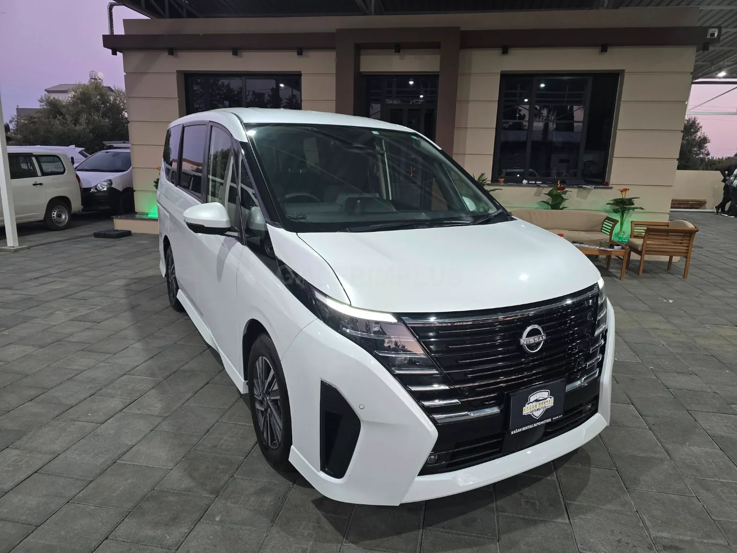 Nissan Serena 2023 Satılık İkinci El - Fotoğraf 1