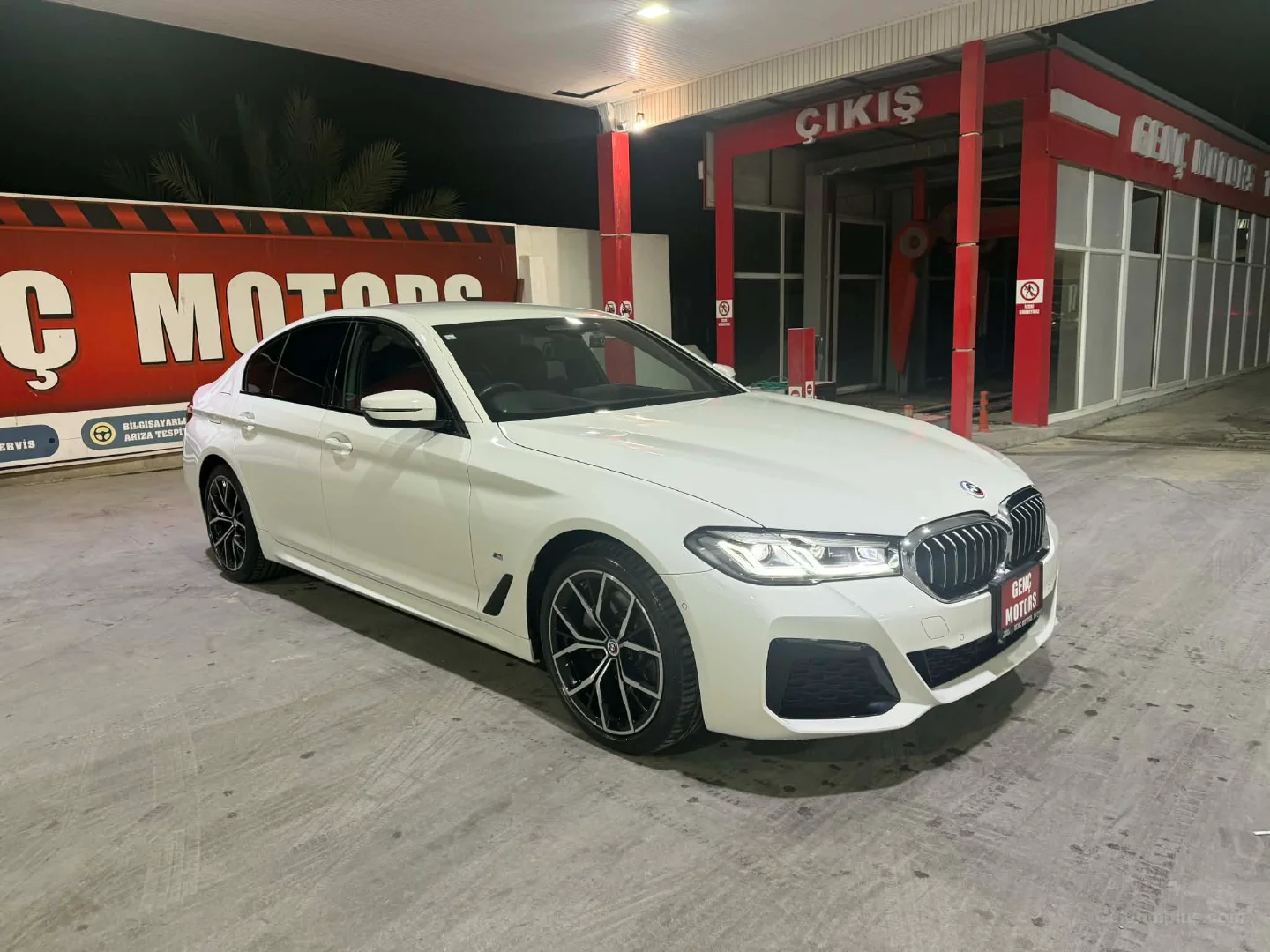 BMW 5 Serisi 2022 Satılık İkinci El - Fotoğraf 1