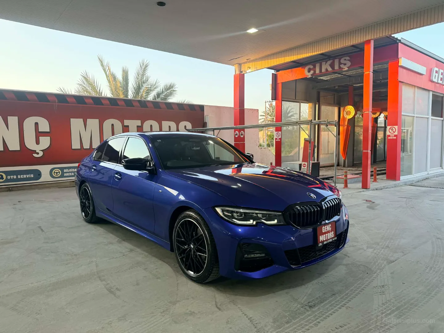 2022 BMW 3 Serisi 320d - Fotoğraf 1