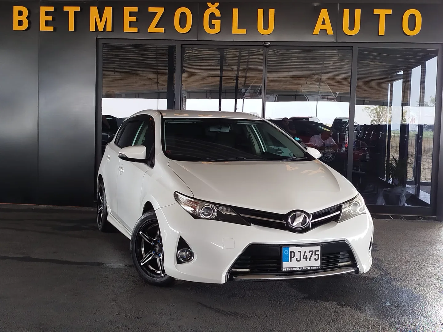 2013 Toyota Auris 1.5 - Fotoğraf 1