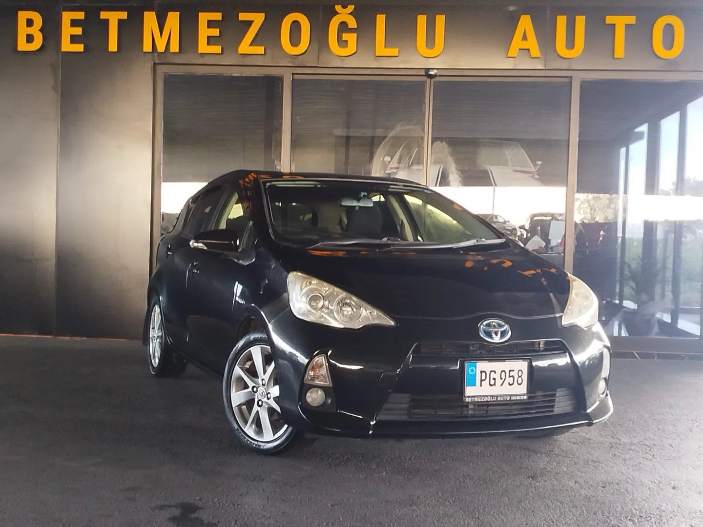 2012 Toyota Aqua 1.5 Hybrit
