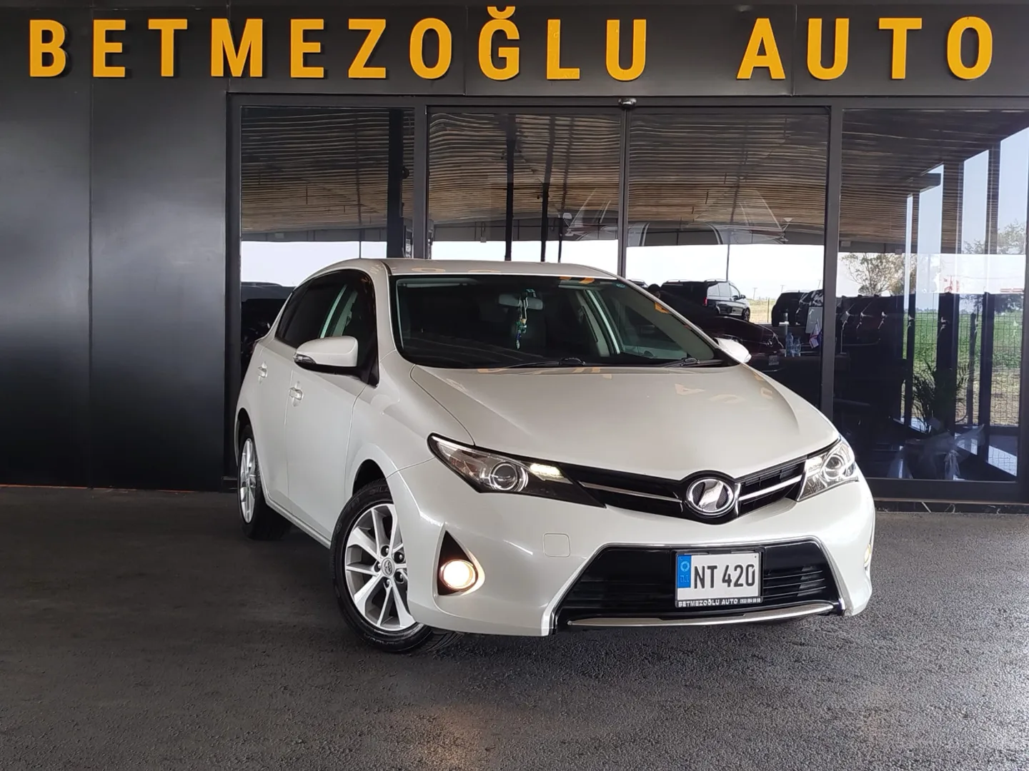 2013 Toyota Auris 1.5 - Fotoğraf 1