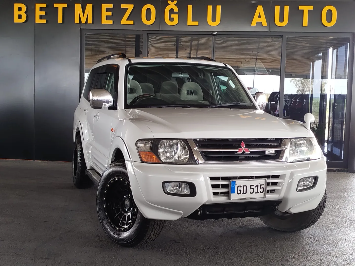 2001 Mitsubishi Pajero 3.2 DI - Fotoğraf 1