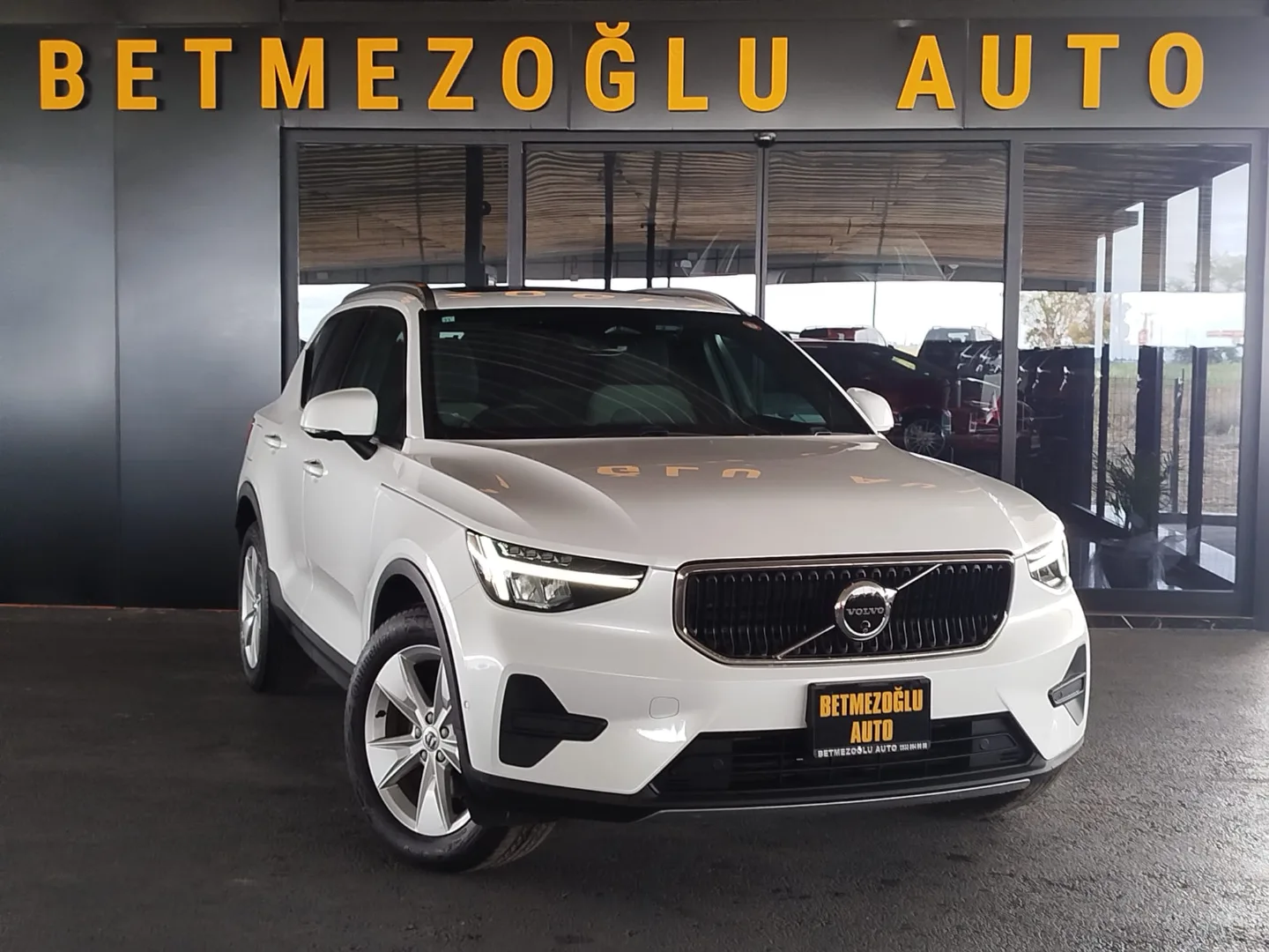 2021 Volvo XC40 2.0 B4 - Fotoğraf 1