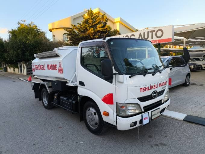 2014 Hino 32260