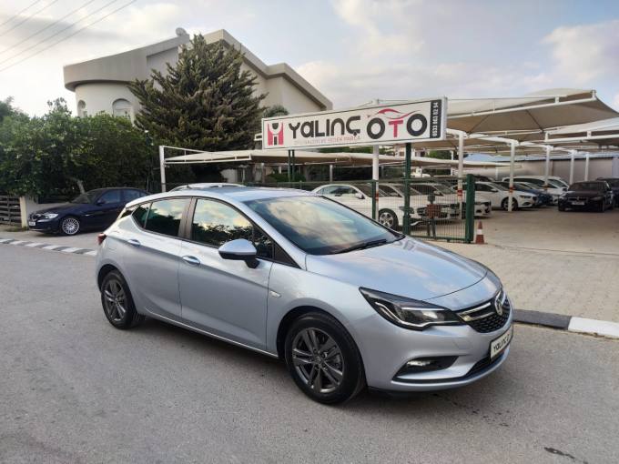 2019 Vauxhall Astra - Fotoğraf 1